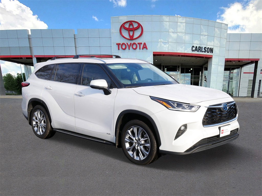 Used 2023 Toyota Highlander Limited with VIN 5TDXBRCH3PS578602 for sale in Minneapolis, Minnesota