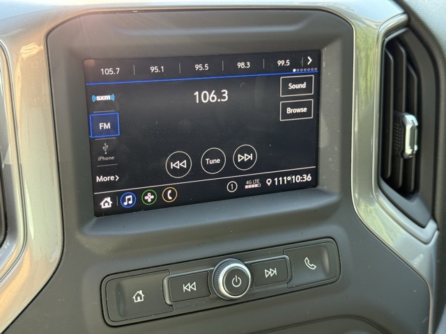 2020 Chevrolet Silverado 1500 Custom photo 25