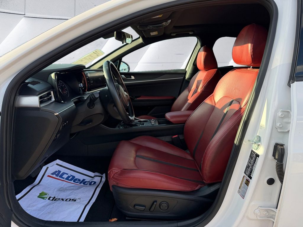 2024 Kia K5 GT-Line photo 7