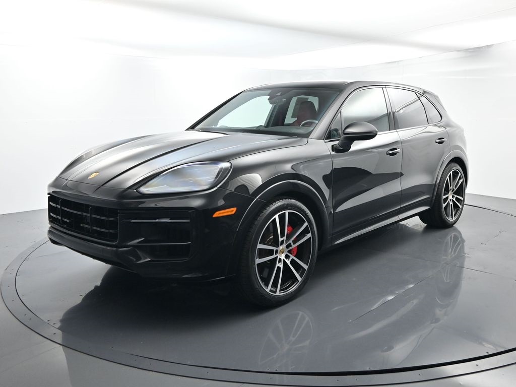 2024 Porsche Cayenne S photo 23