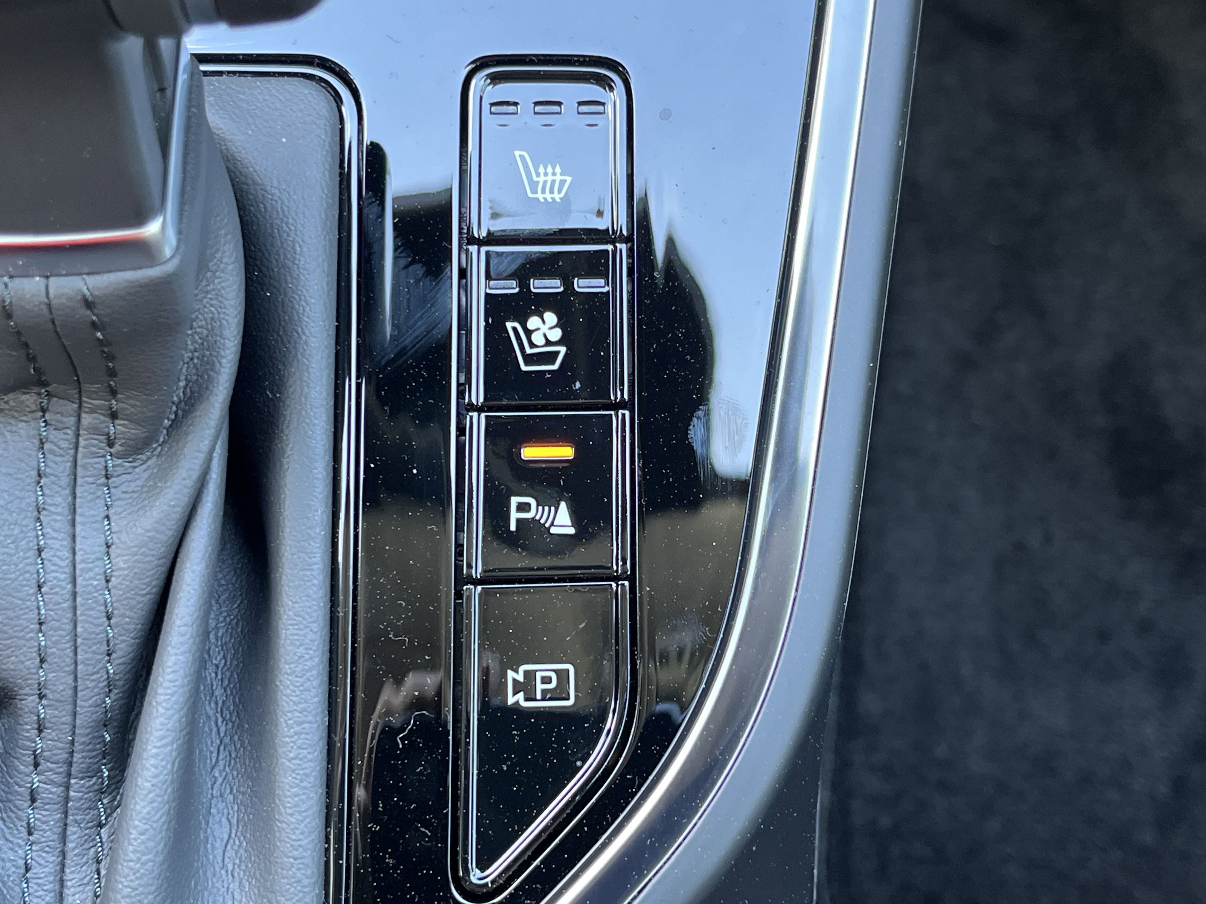 2025 Kia Niro SX Touring photo 8