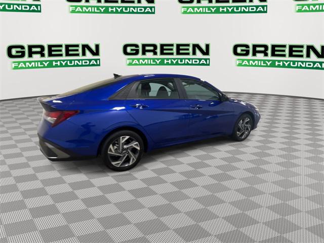2025 Hyundai Elantra SEL Sport photo 21