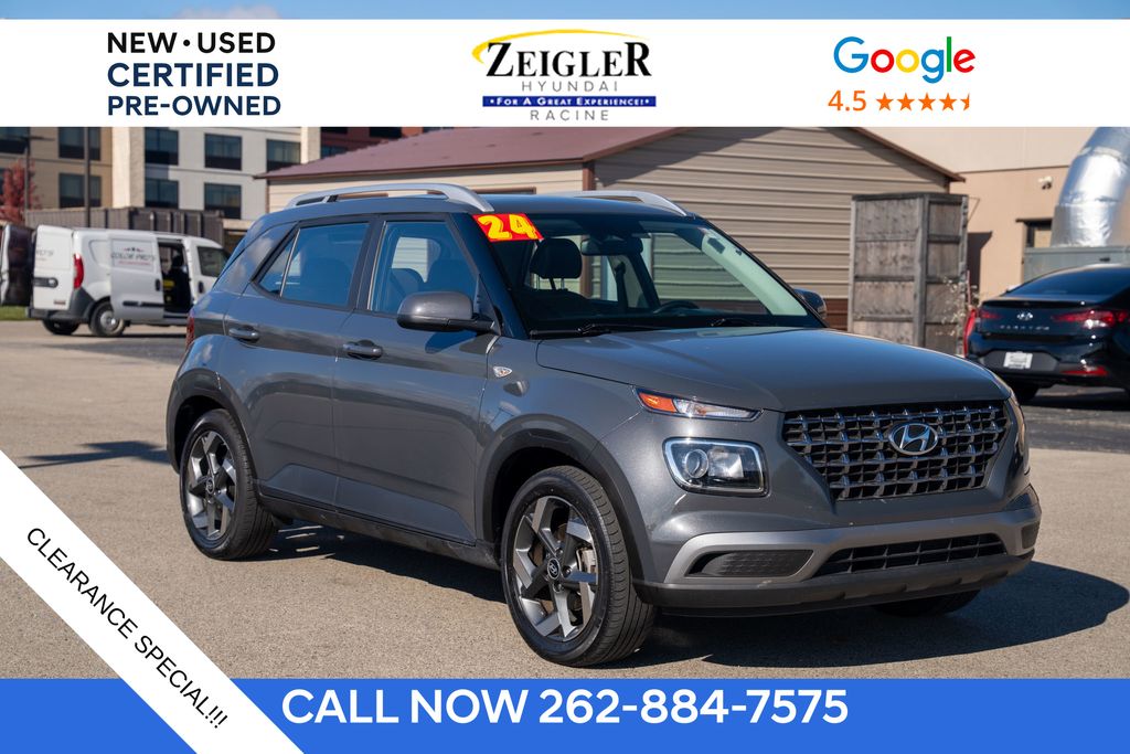 2024 Hyundai Venue SEL's photo