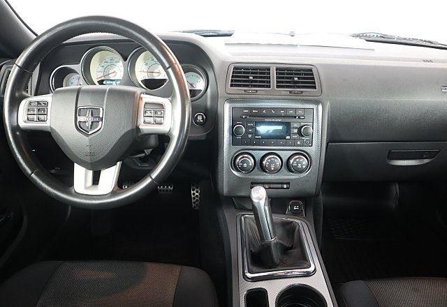 2014 Dodge Challenger R/T photo 13