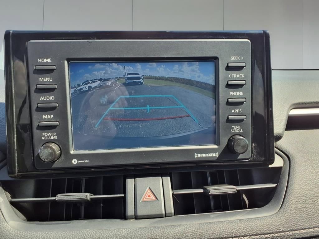 2020 Toyota RAV4 XLE photo 22