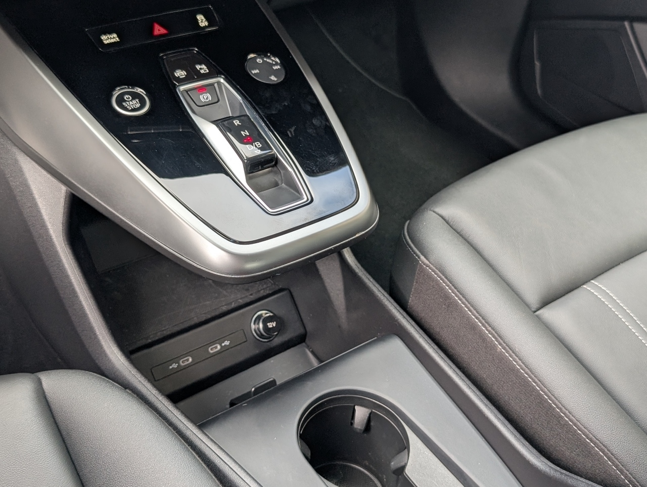 2024 Audi Q4 E-tron Prestige photo 18