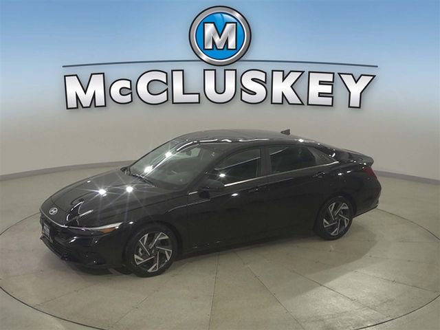 2025 Hyundai Elantra SEL's photo