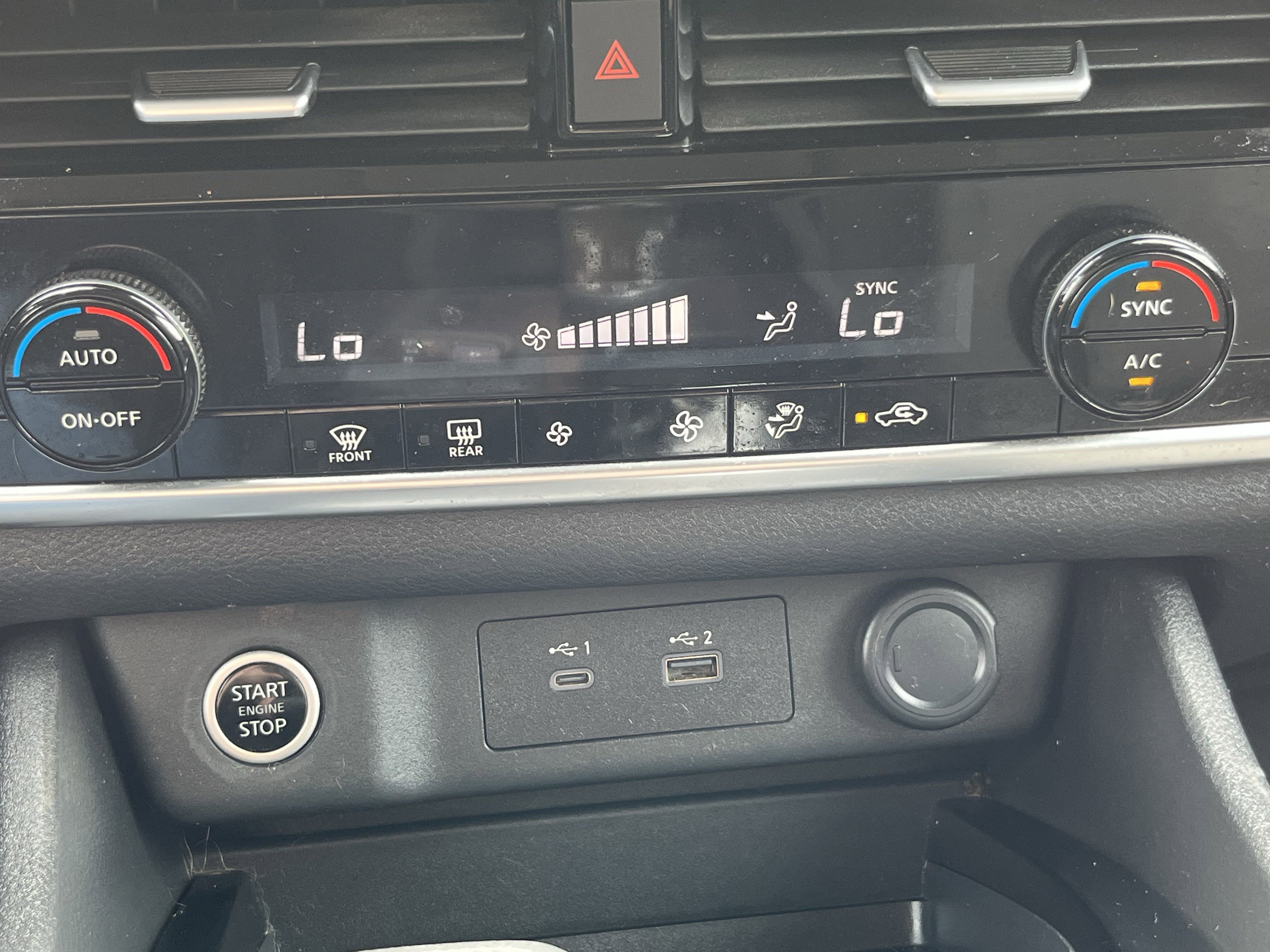2021 Nissan Rogue AWD SV photo 10