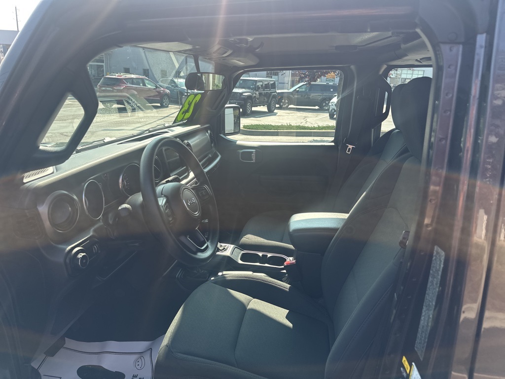 2023 Jeep Wrangler Sport photo 7