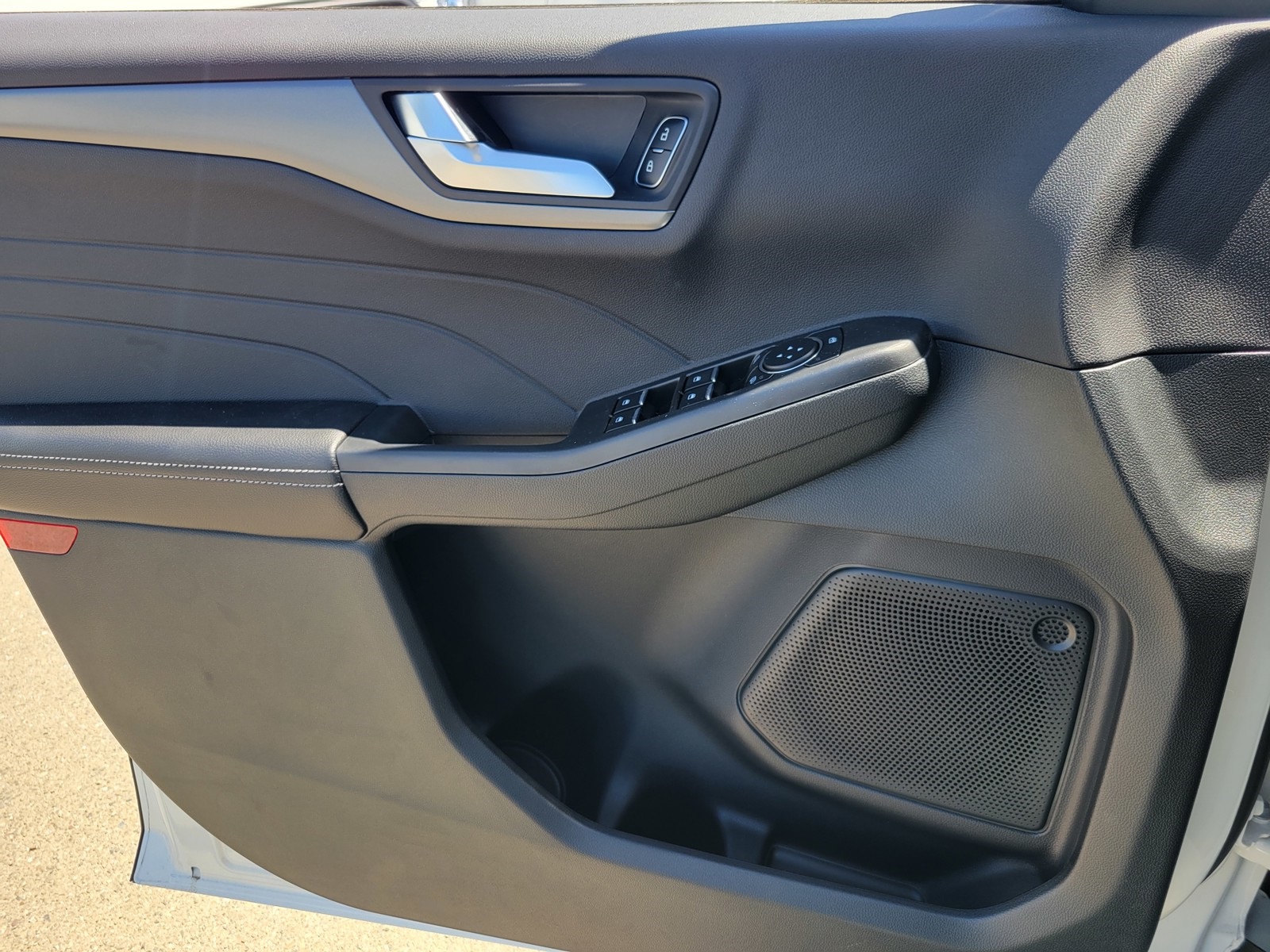 2024 Ford Escape Plug-In Hybrid Base photo 12