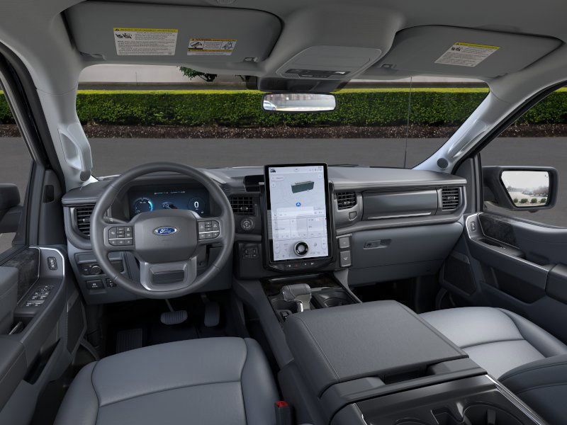2025 Ford F-150 Lightning XLT photo 7