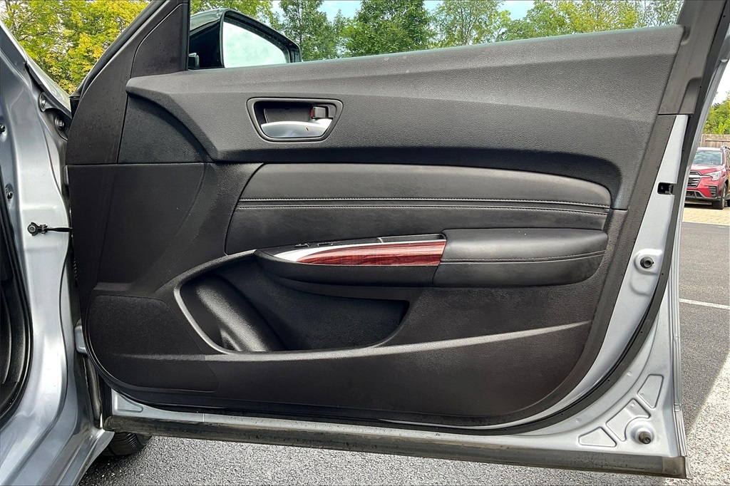 2015 Acura TLX Base photo 23