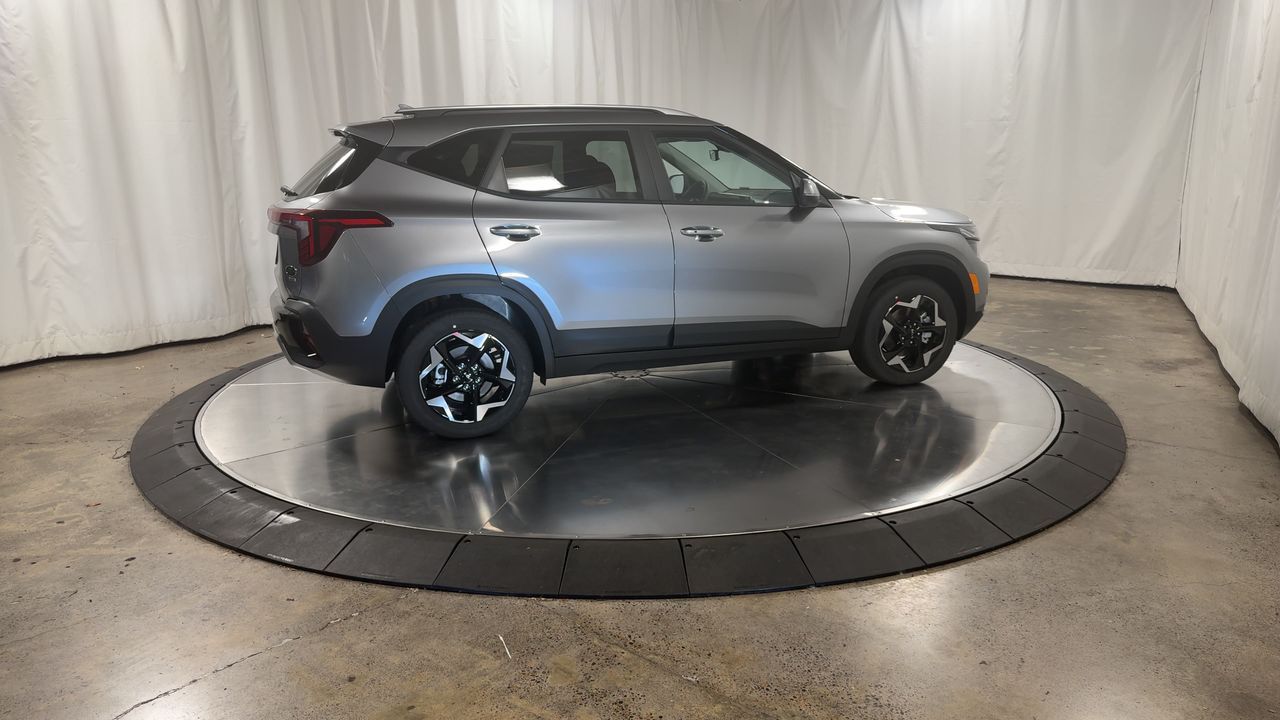 2026 Kia Seltos S photo 2