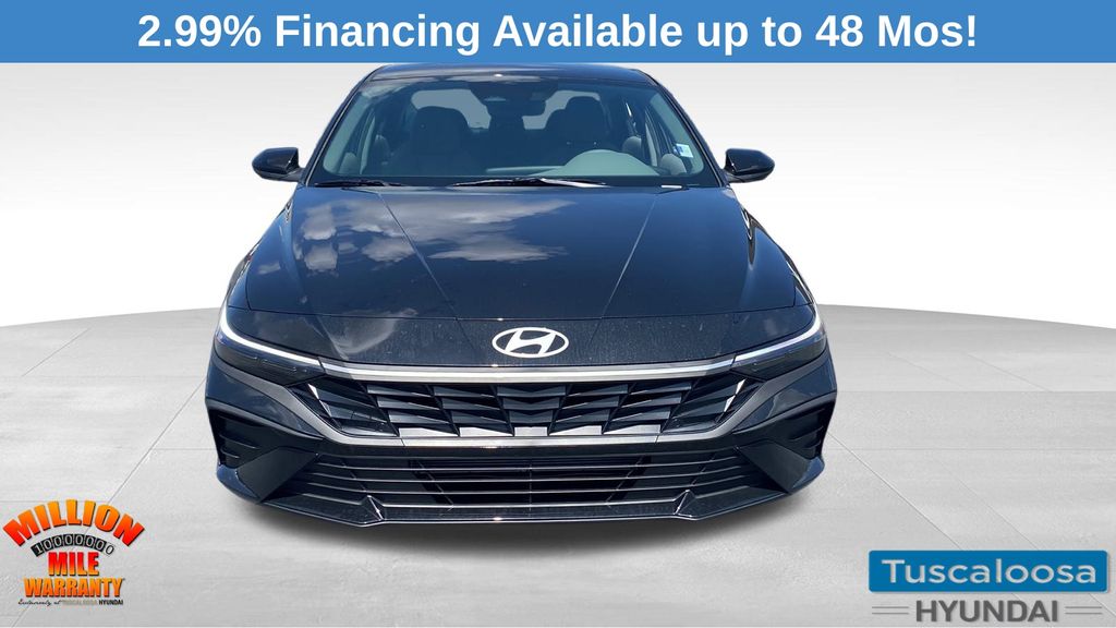2025 Hyundai Elantra SEL Sport photo 2