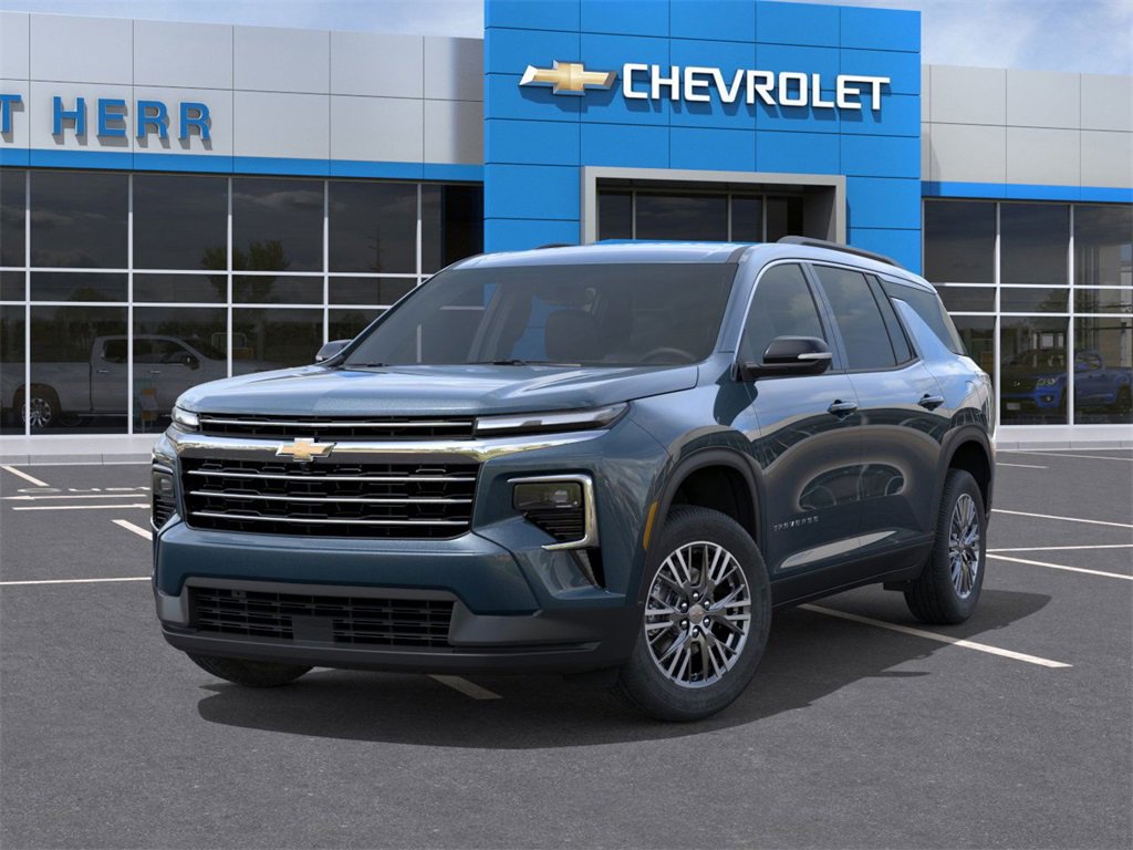 2026 Chevrolet Traverse photo 2