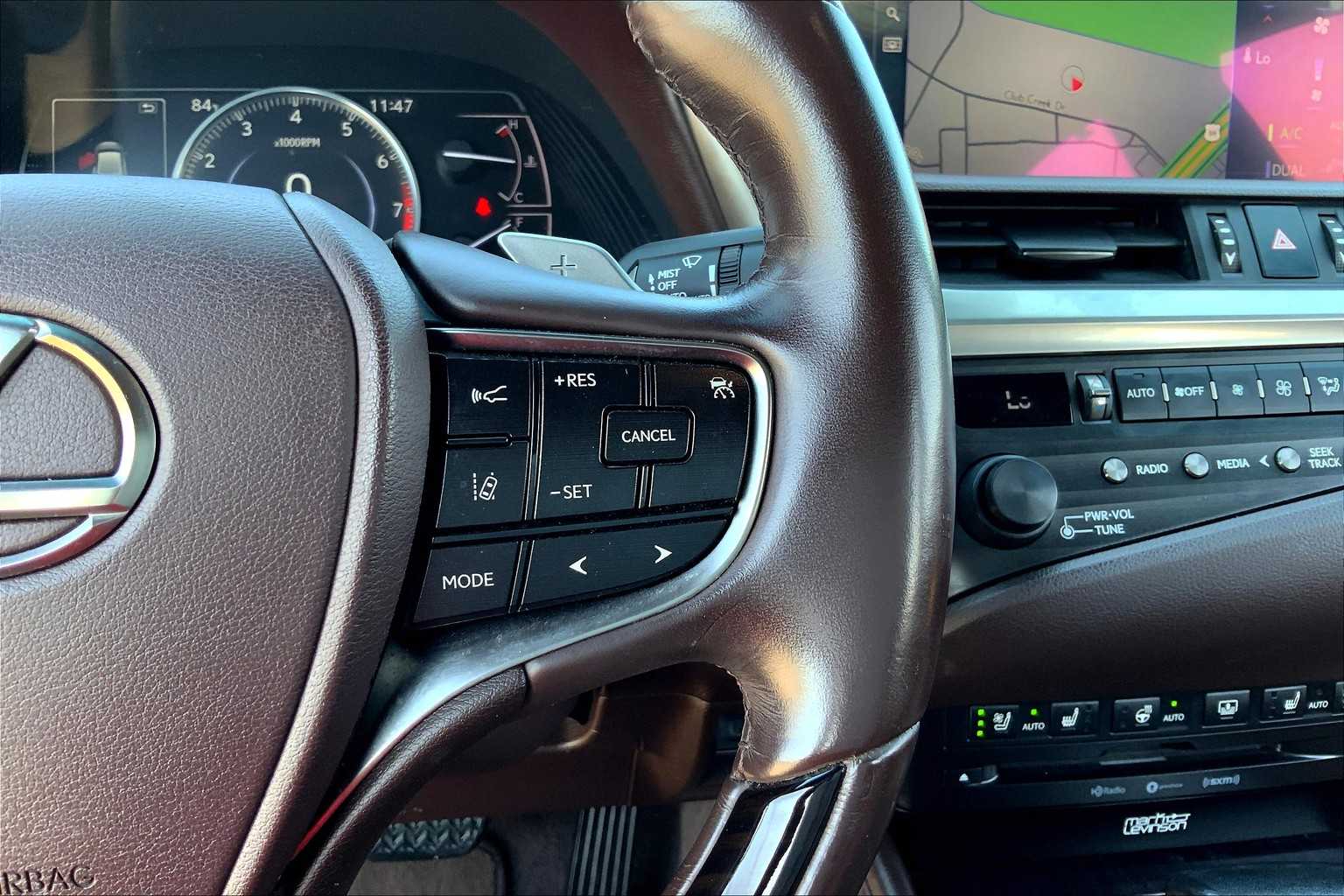 2020 Lexus ES 350 Ultra Luxury photo 23