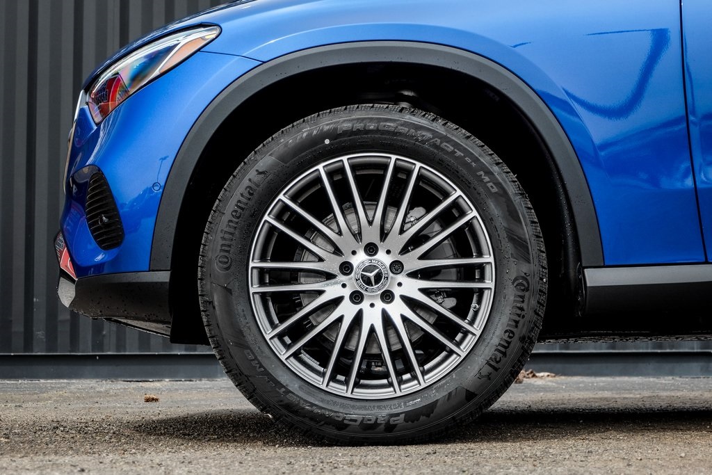 2025 Mercedes Benz GLC 300 4MATIC photo 4