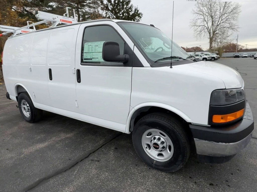2025 Gmc Savana Cargo 2500 photo 2