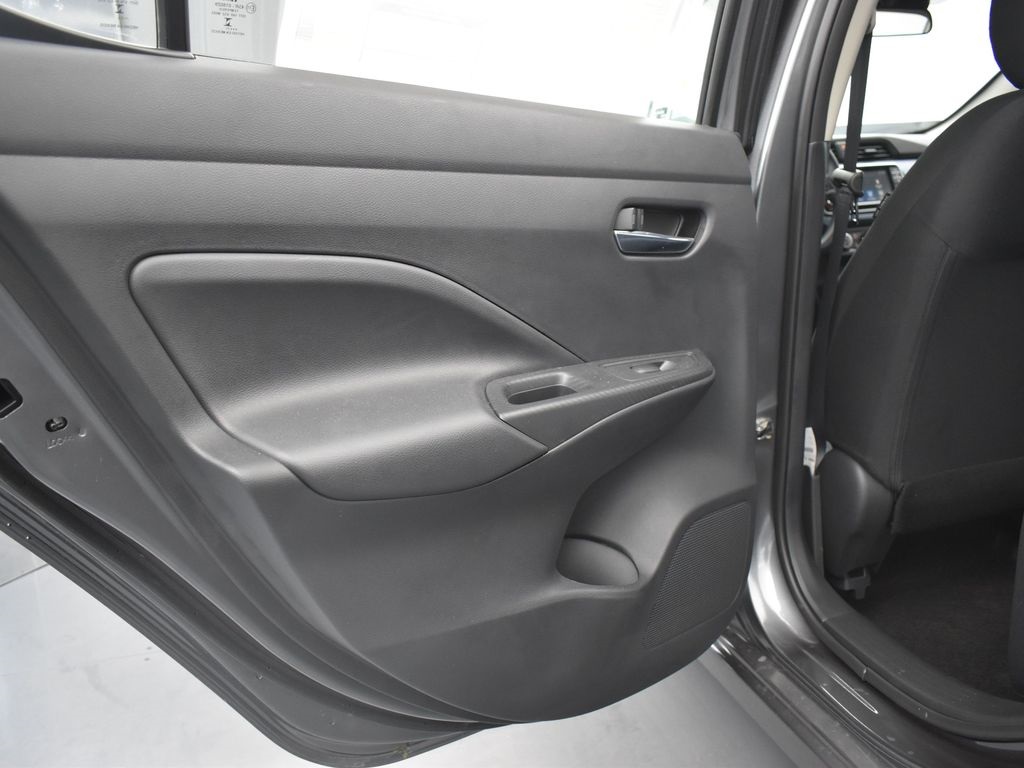 2025 Nissan Versa 1.6 SV photo 15