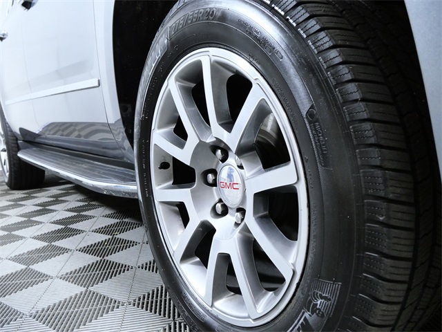 Certified 2019 GMC Yukon XL Denali with VIN 1GKS2HKJ8KR366704 for sale in Apple Valley, Minnesota