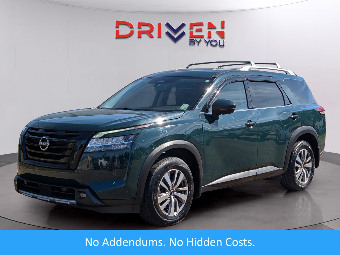 2022 Nissan Pathfinder SL