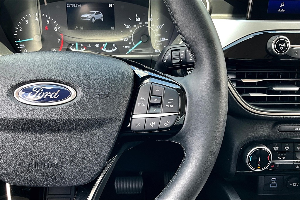 2022 Ford Escape SEL photo 19