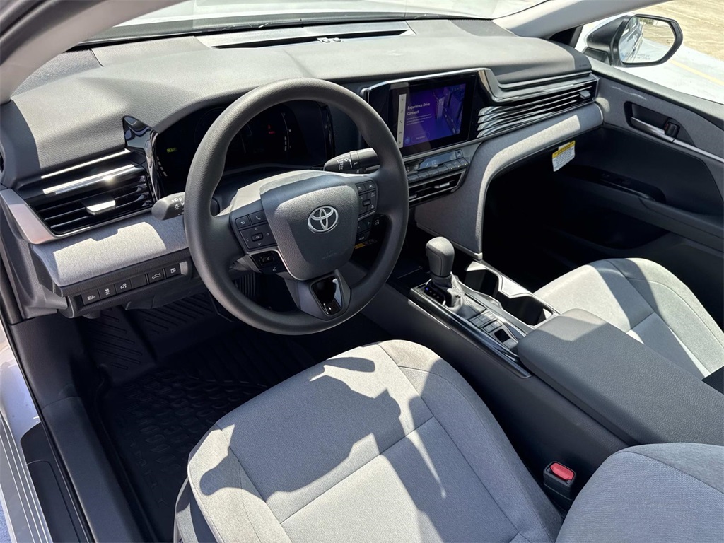 2025 Toyota Camry LE photo 8