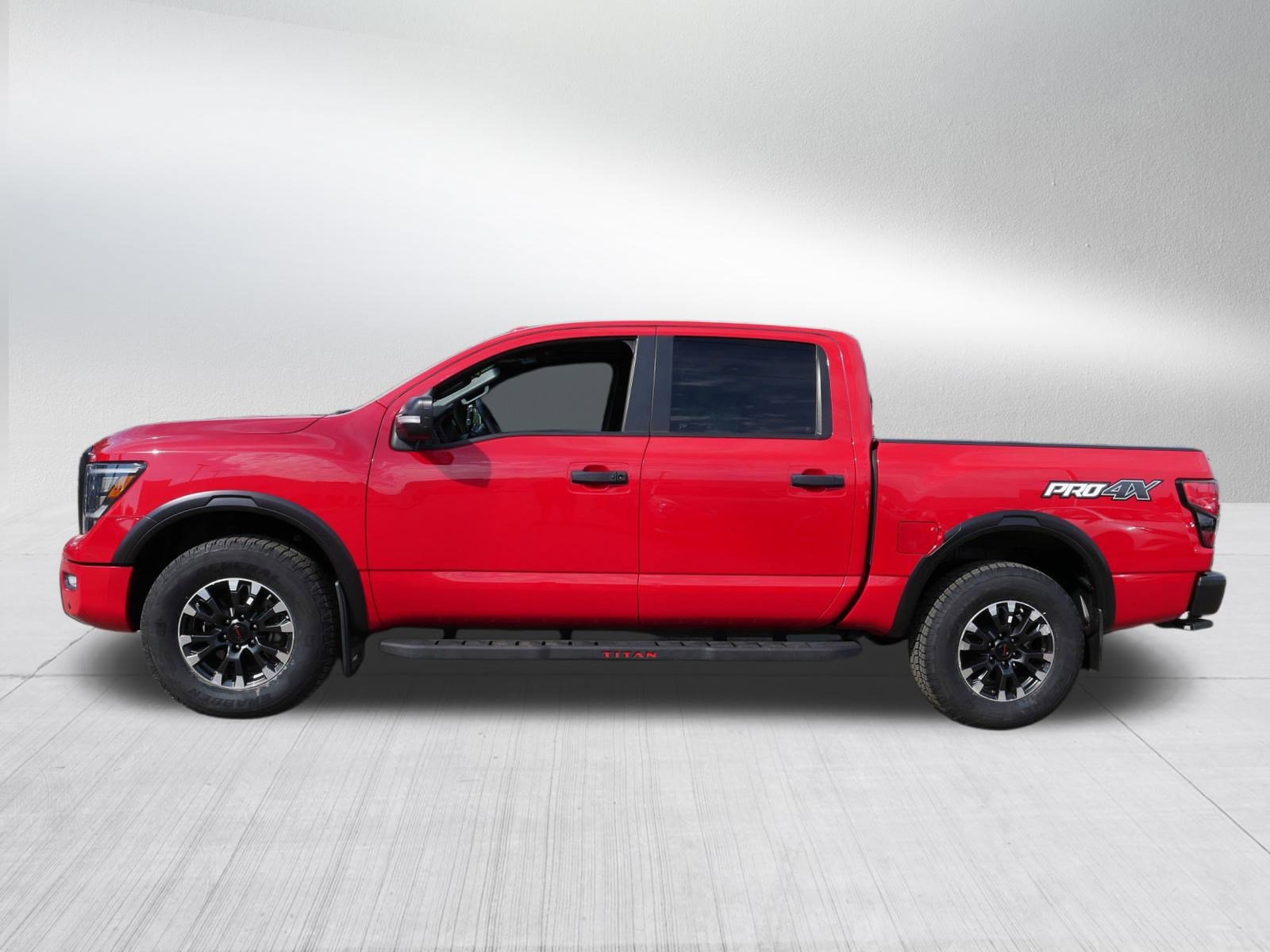 2021 Nissan Titan PRO-4X photo 3