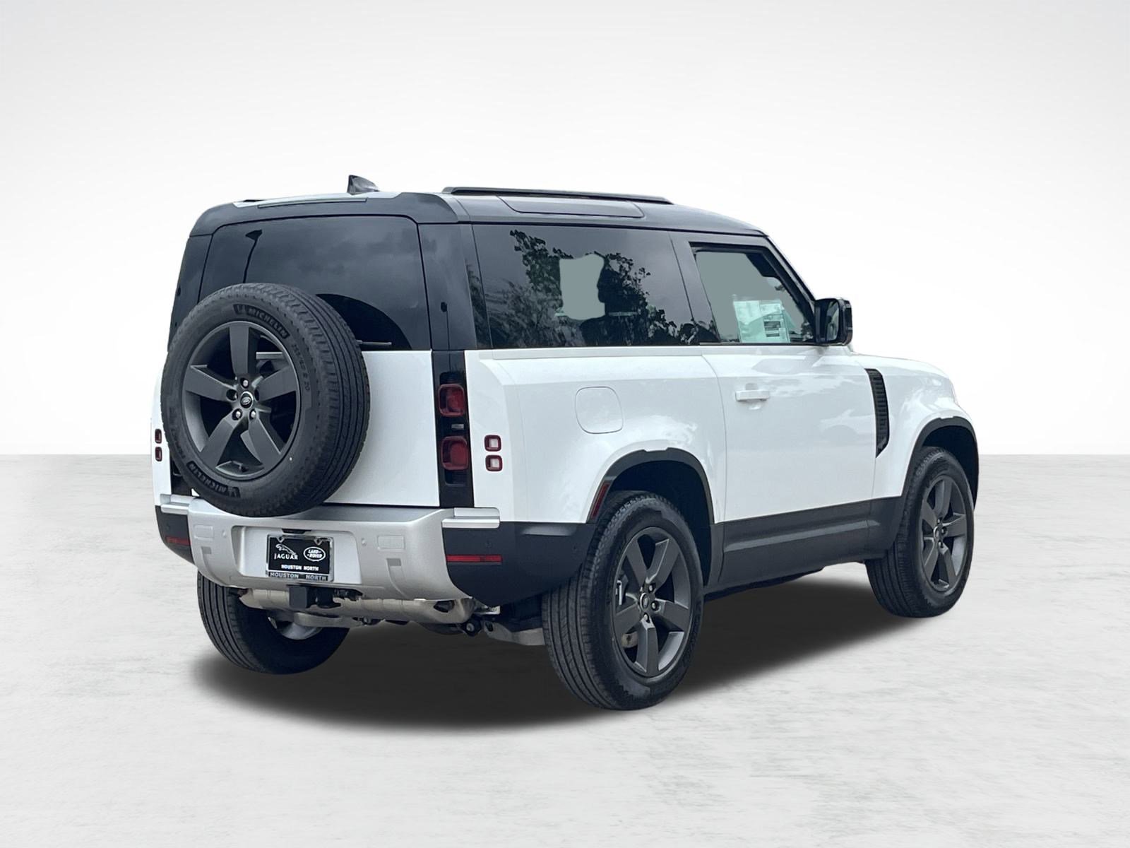 2025 Land Rover Defender S photo 5