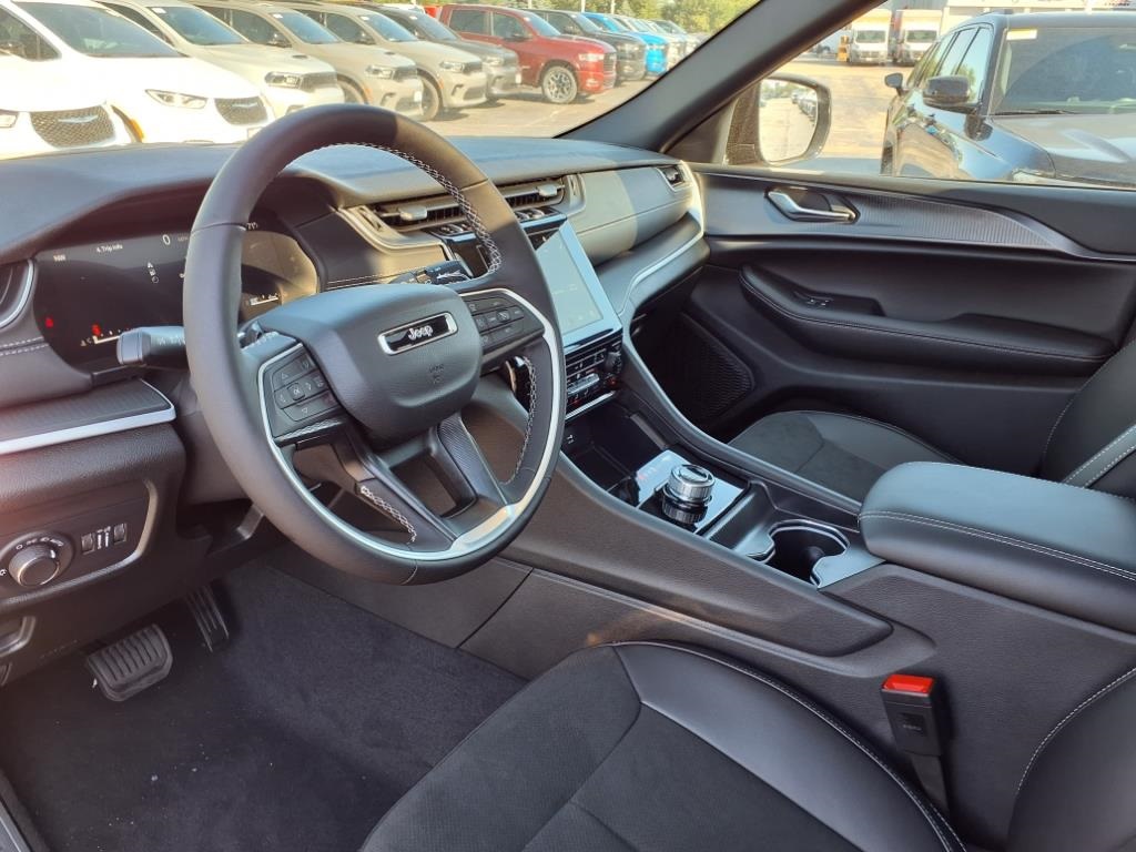 2025 Jeep Grand Cherokee Altitude X photo 7