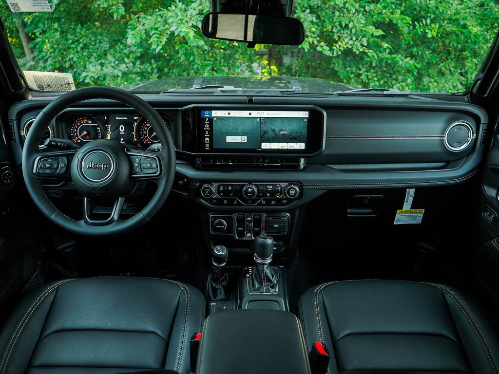2025 Jeep Gladiator Sport photo 11