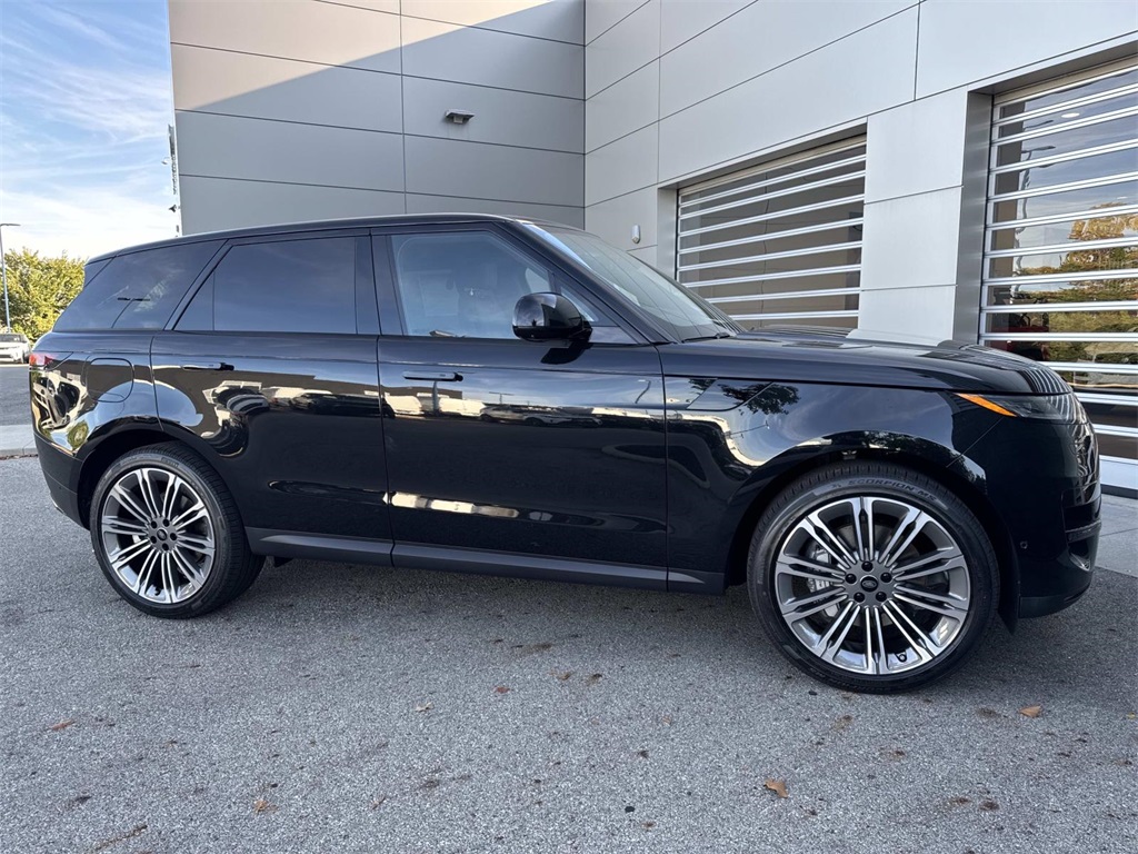 2025 Land Rover Range Rover Sport SE photo 9
