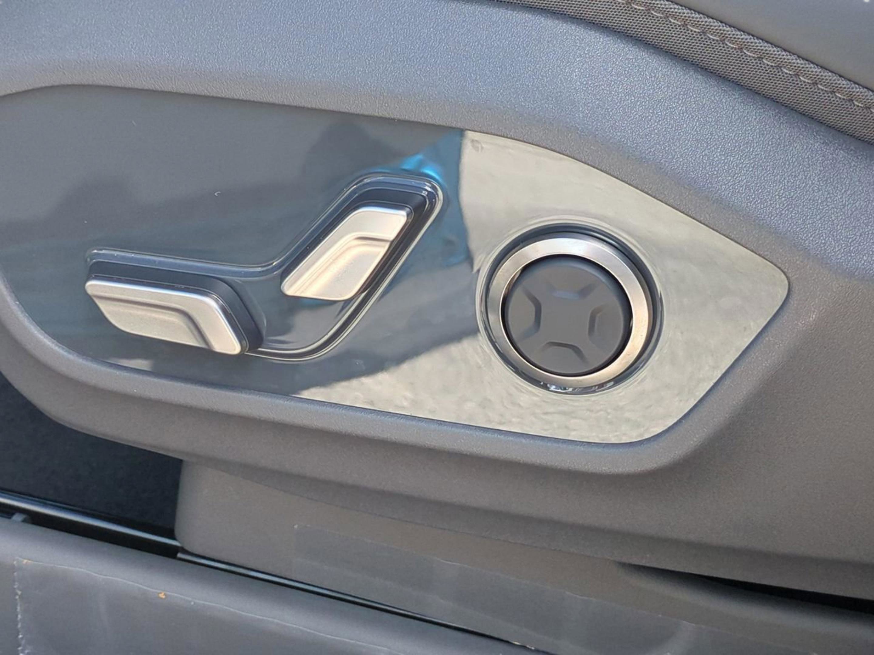2026 Kia EV9 Wind photo 32