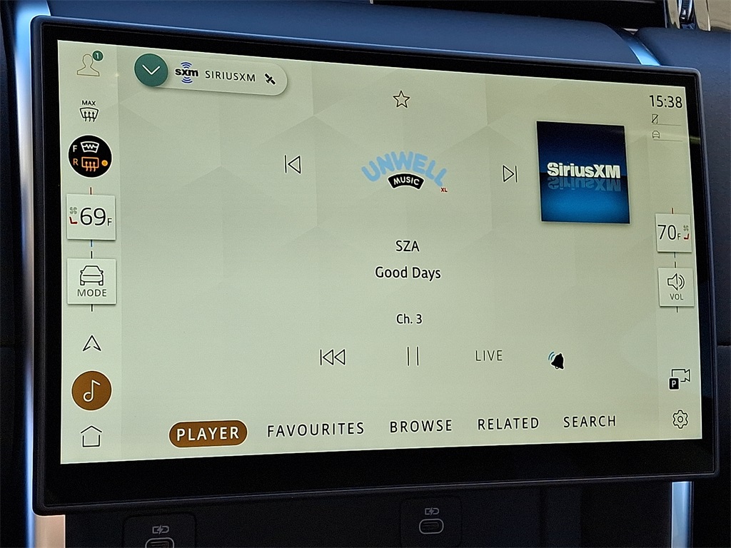 2025 Land Rover Discovery Sport S photo 10