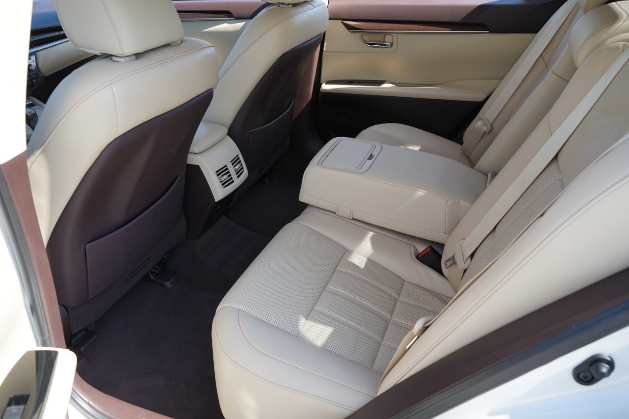 2017 Lexus ES 350 photo 29