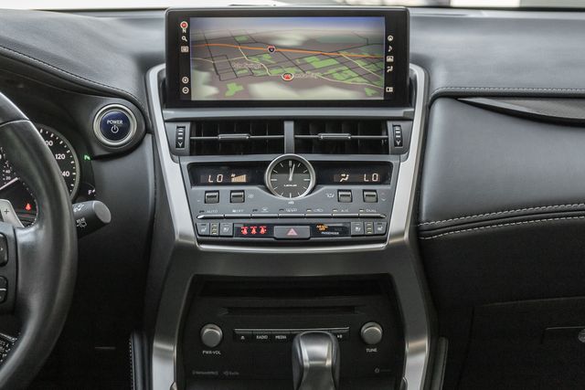 2021 Lexus NX 300h photo 8