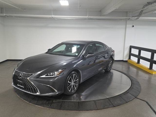 2022 Lexus ES 350 photo 2