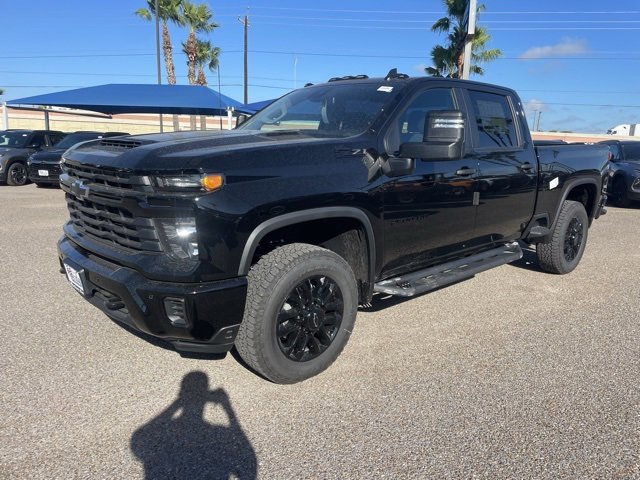 2026 Chevrolet Silverado 2500HD Custom photo 3