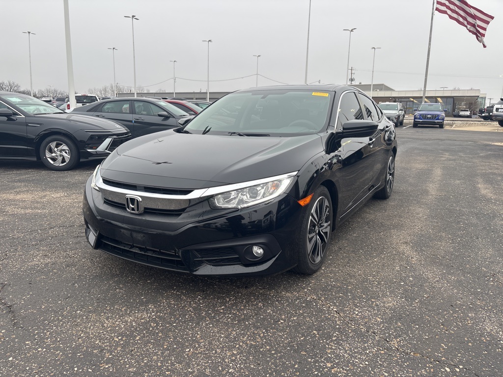 2018 Honda Civic EX-T's photo