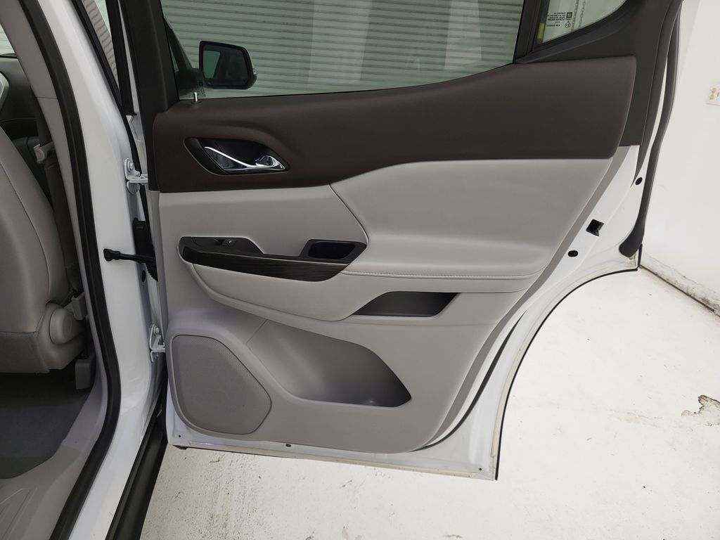 2023 Gmc Acadia SLT photo 35