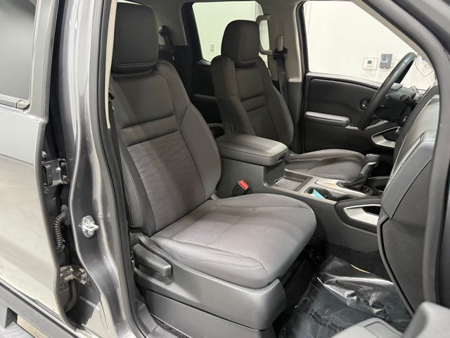 2024 Nissan Frontier SV photo 28