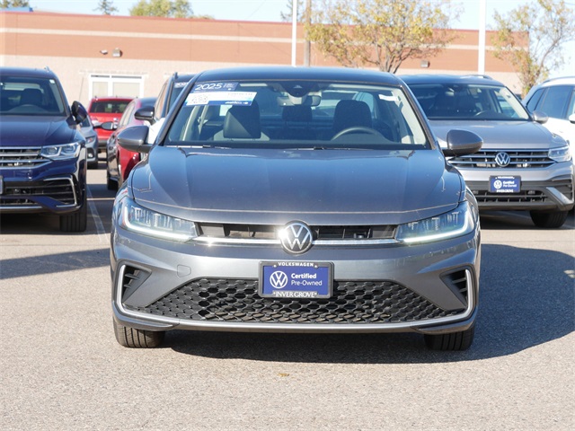 Certified 2025 Volkswagen Jetta SE with VIN 3VW7X7BU7SM002277 for sale in Inver Grove Heights, Minnesota