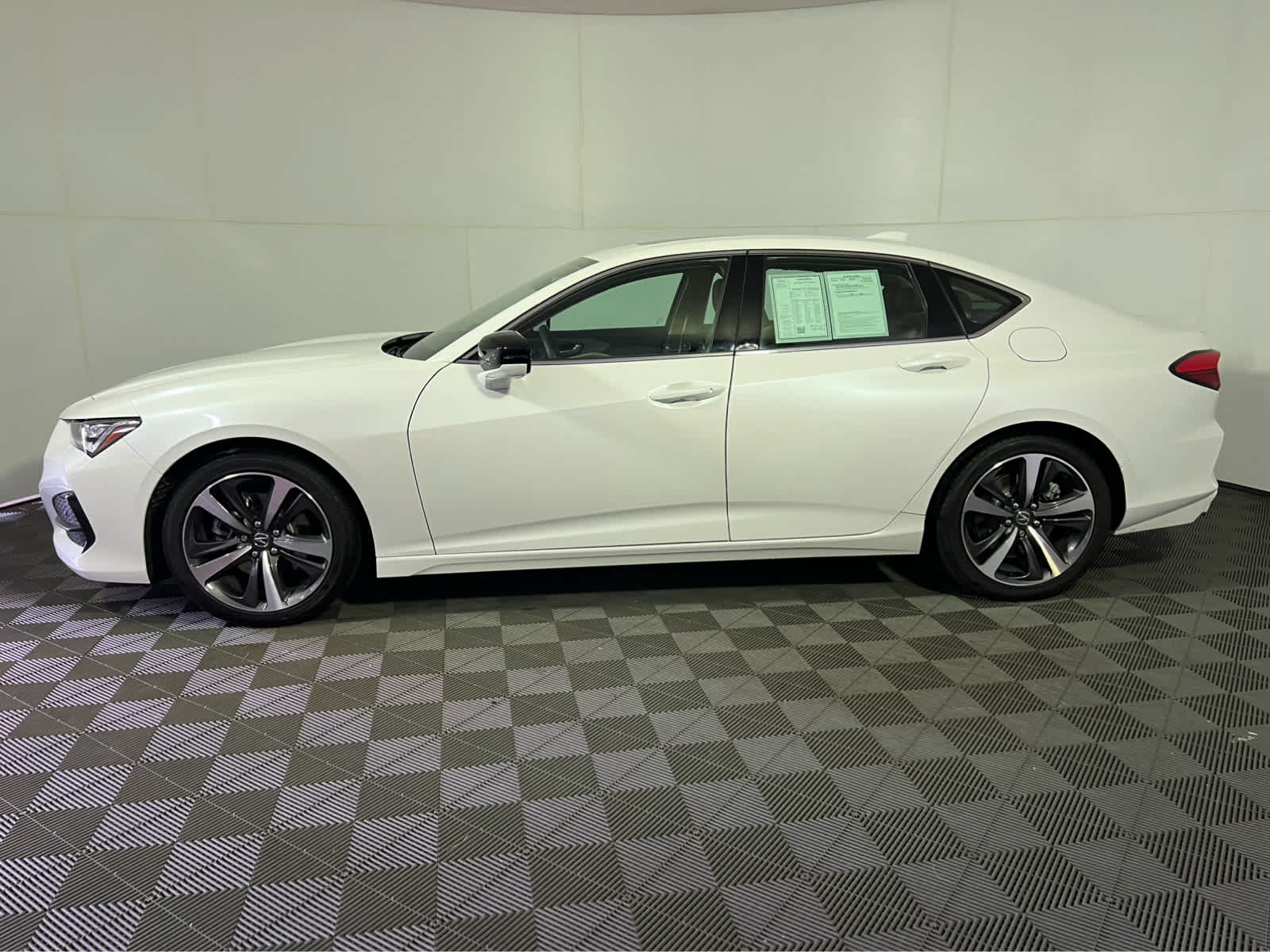 2025 Acura TLX Technology photo 4