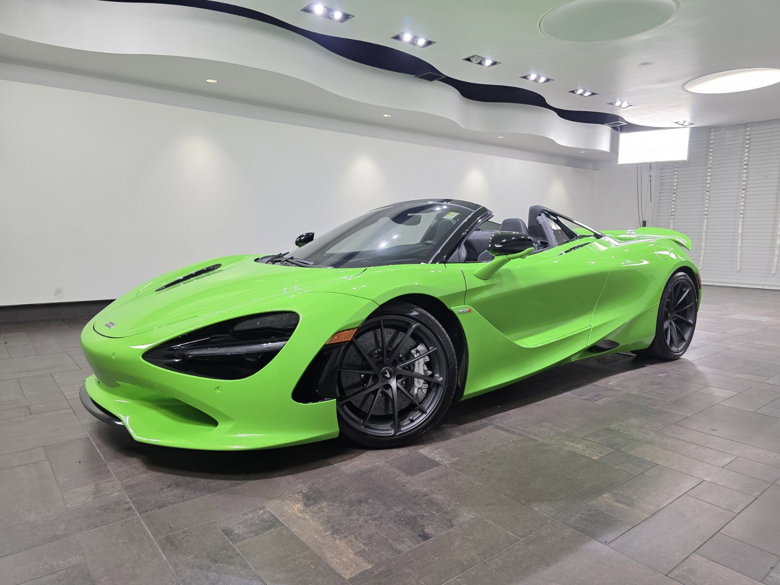 2025 McLaren 750S