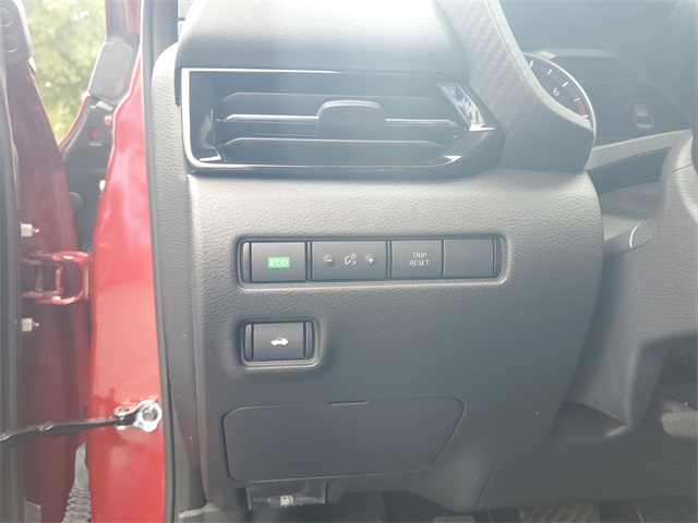 2023 Nissan Sentra SR photo 12