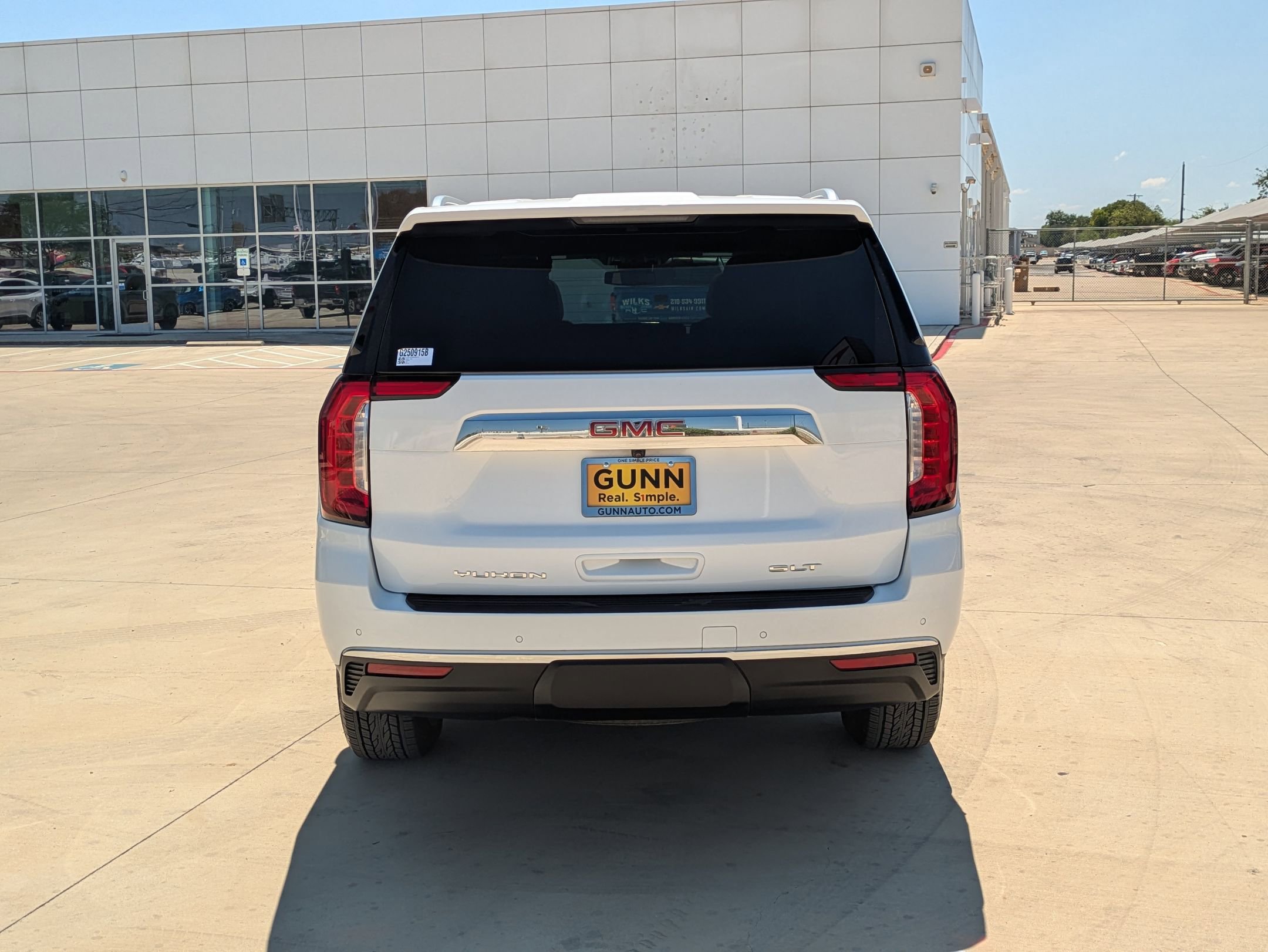 2024 Gmc Yukon SLT photo 3