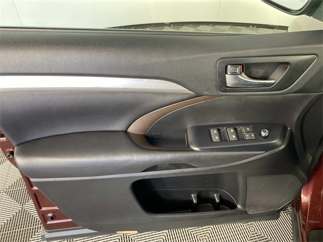 2019 Toyota Highlander SE XLE photo 15