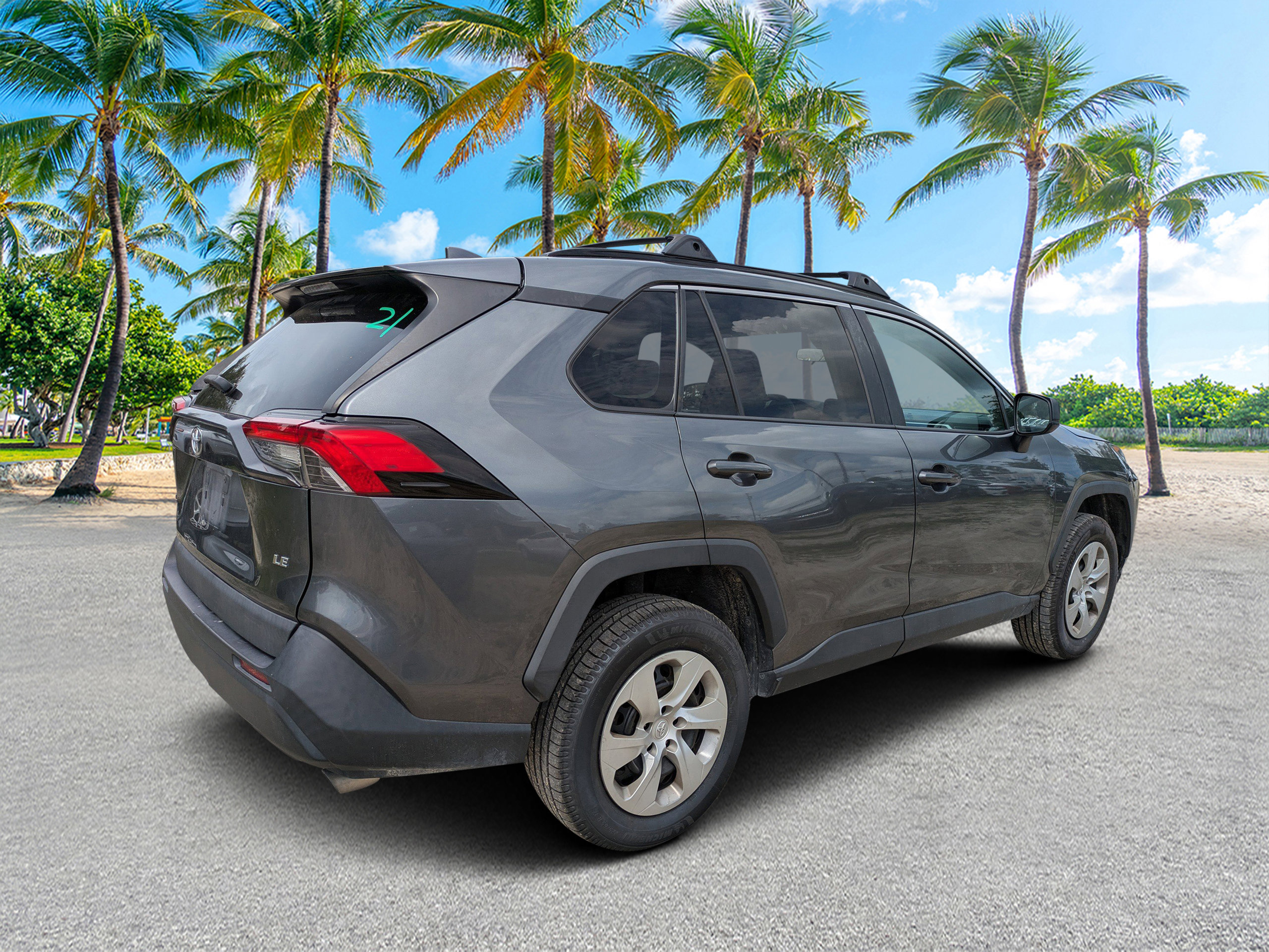 2021 Toyota RAV4 LE photo 2