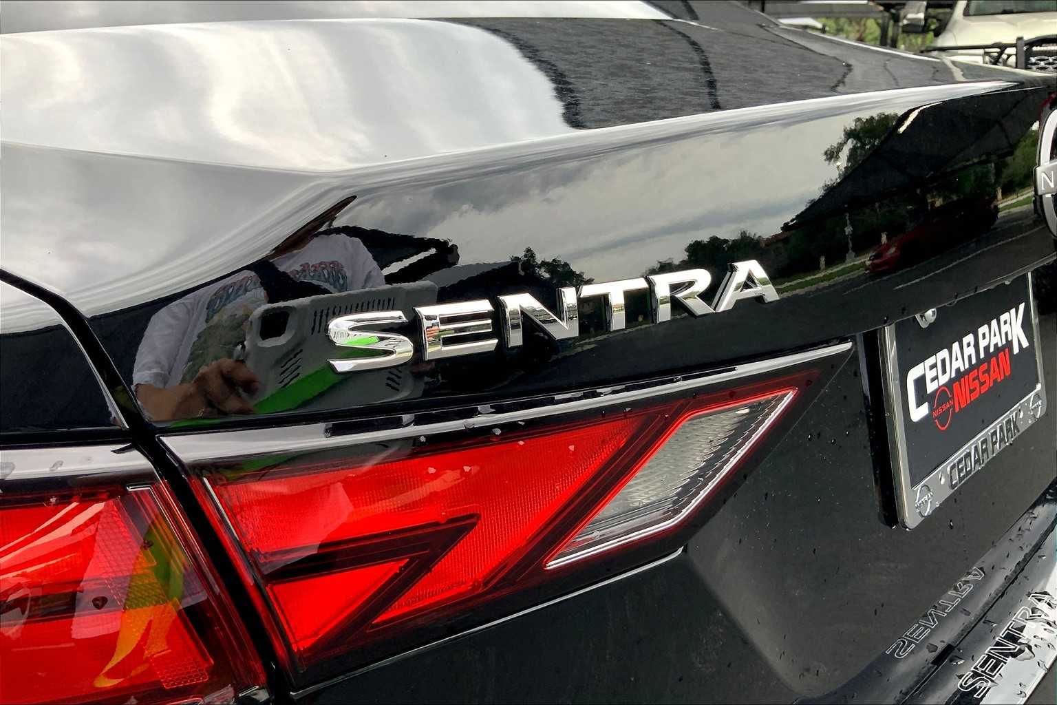 2025 Nissan Sentra SV photo 13