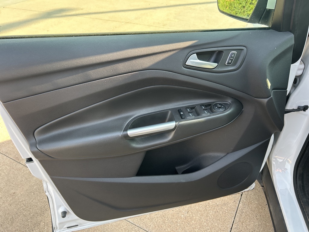 2016 Ford Escape SE photo 9